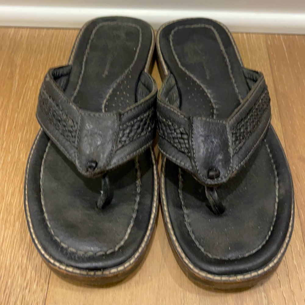 Tommy Bahama leather sandals. Anchors Away size 10D black